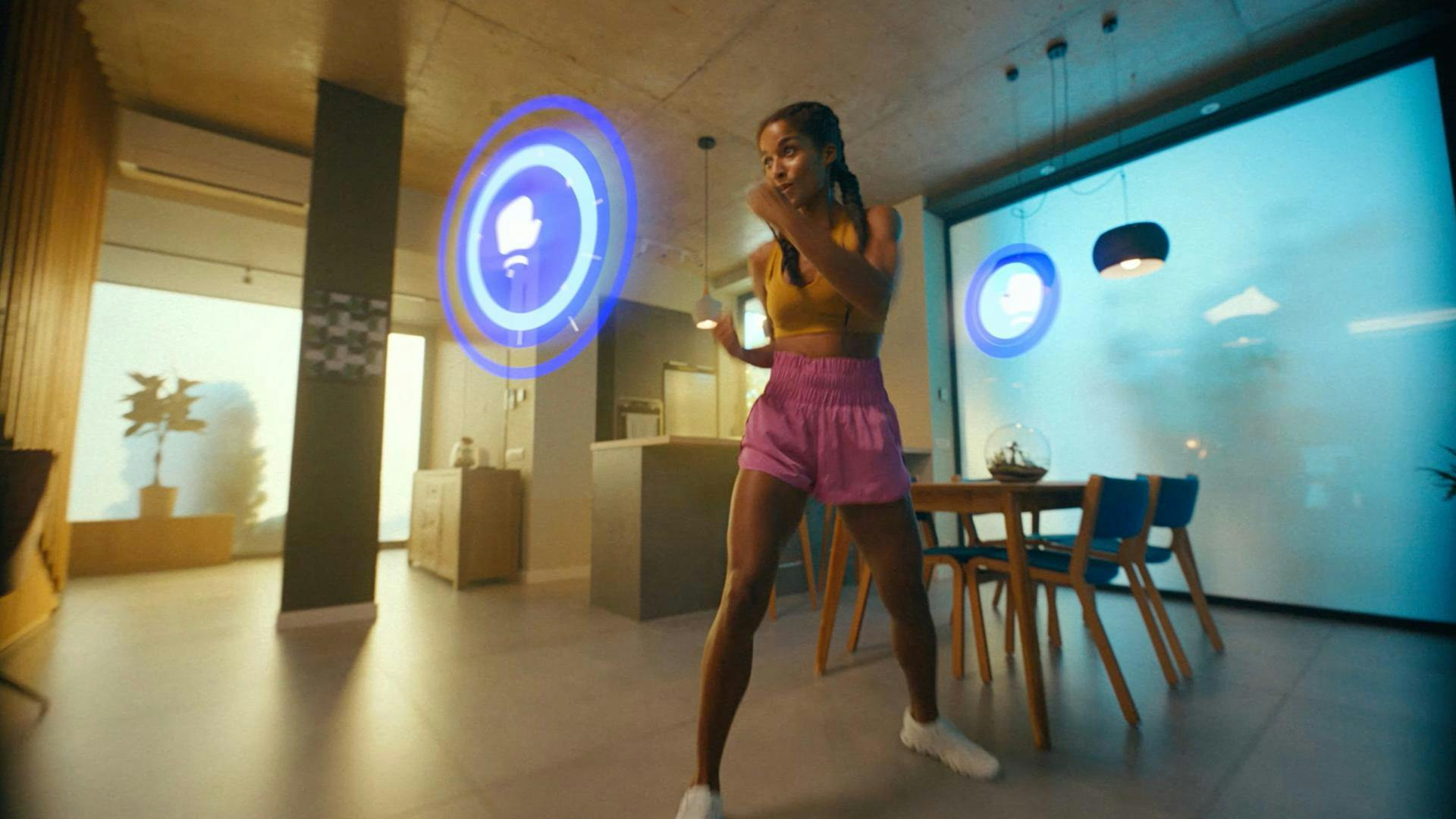 woman using the fiture exercise mirror