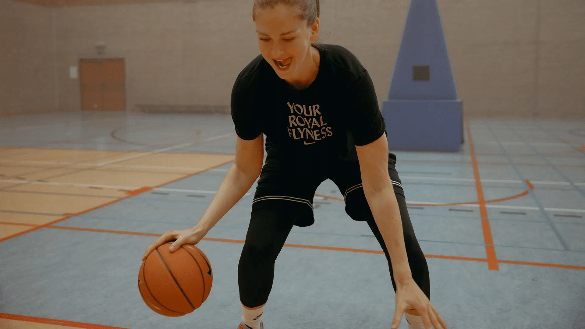 Emma Meesseman playing basketball
